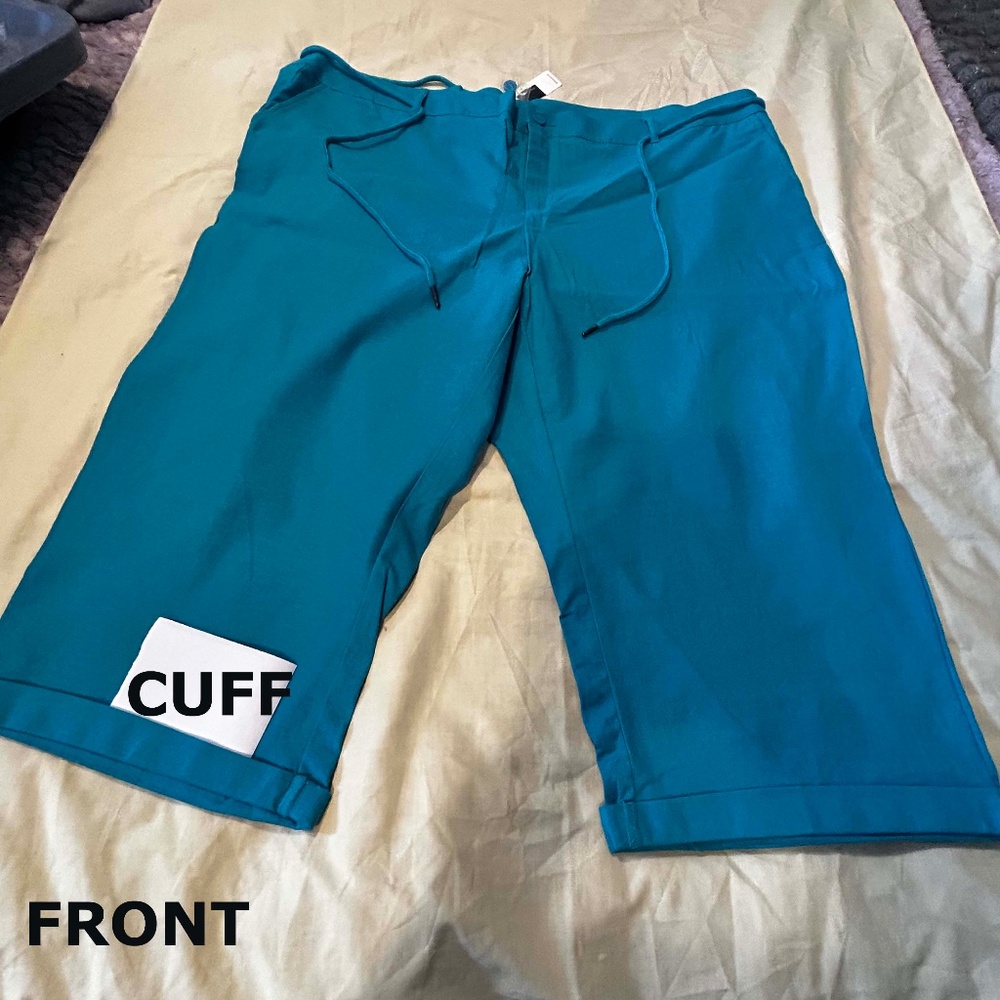 CAPRIS, STRETCH LINEN, CARIBE BLUE, SIZE 24, FRONT ZIPPER, POCKETS, FRONT DRAWST